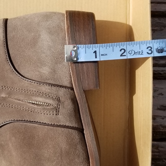 UGG Women's Tall Brown Boots - Picture 11 of 12
